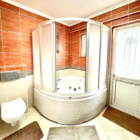 Marmaris'te Oezel Havuzlu Doga Manzarali *