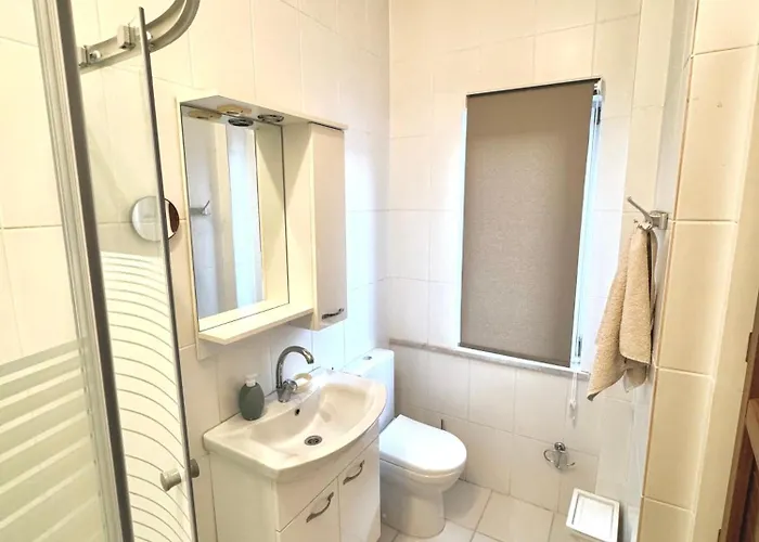 Marmaris'te Oezel Havuzlu Doga Manzarali Vila *