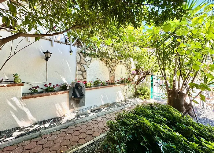 Vila Marmaris'te Oezel Havuzlu Doga Manzarali