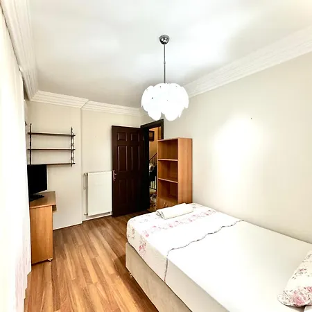 Marmaris'te Oezel Havuzlu Doga Manzarali * Marmaris